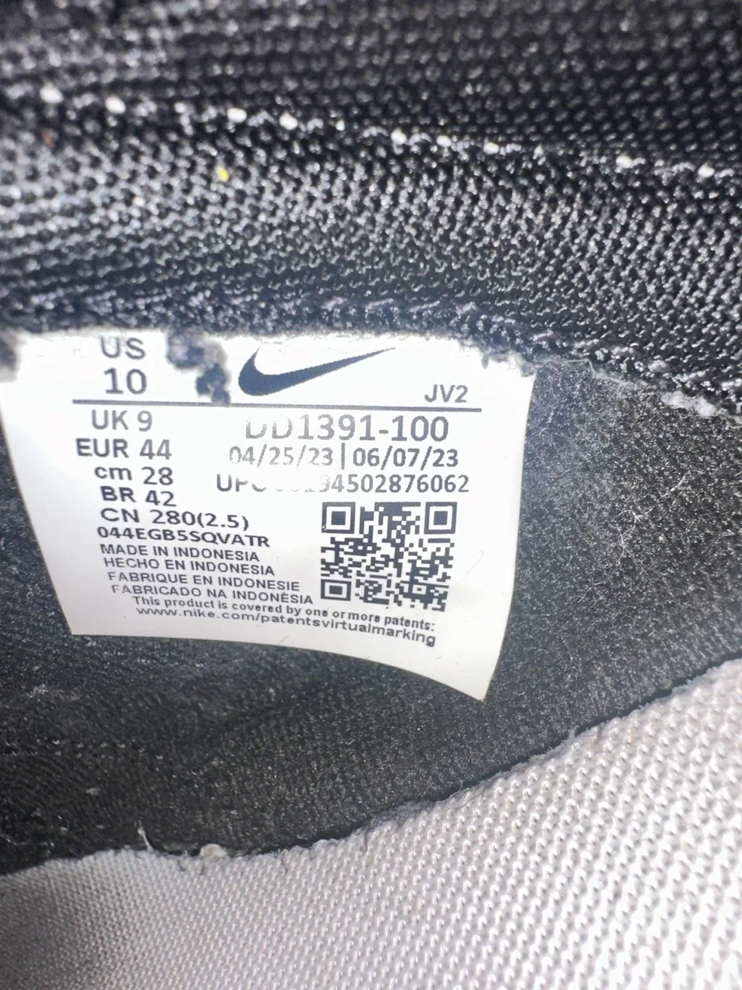 Nike Dunk Low Panda Shoes - US 10 image indicator(2)