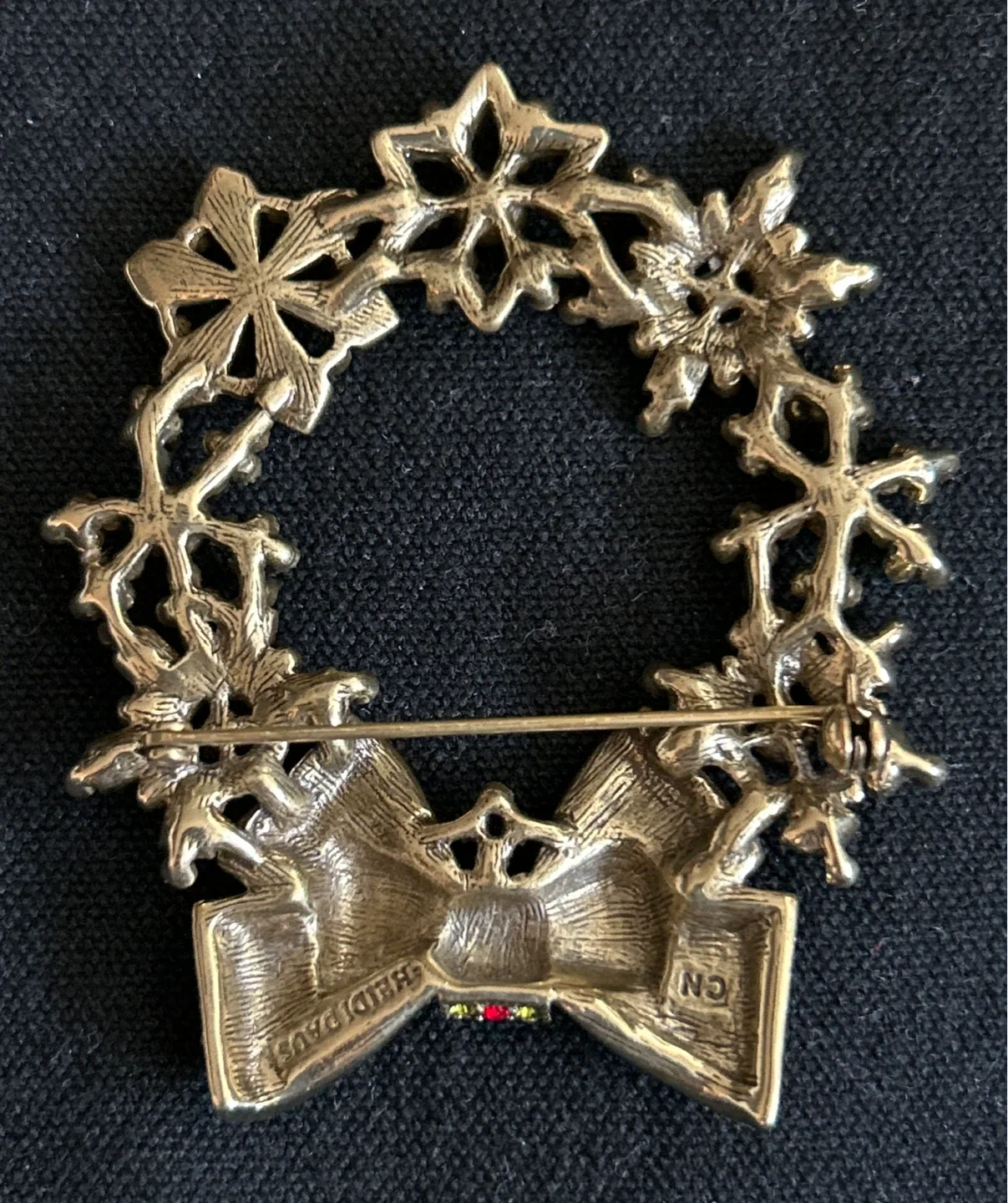 Heidi Daus Christmas Wreath Brooch image indicator(3)