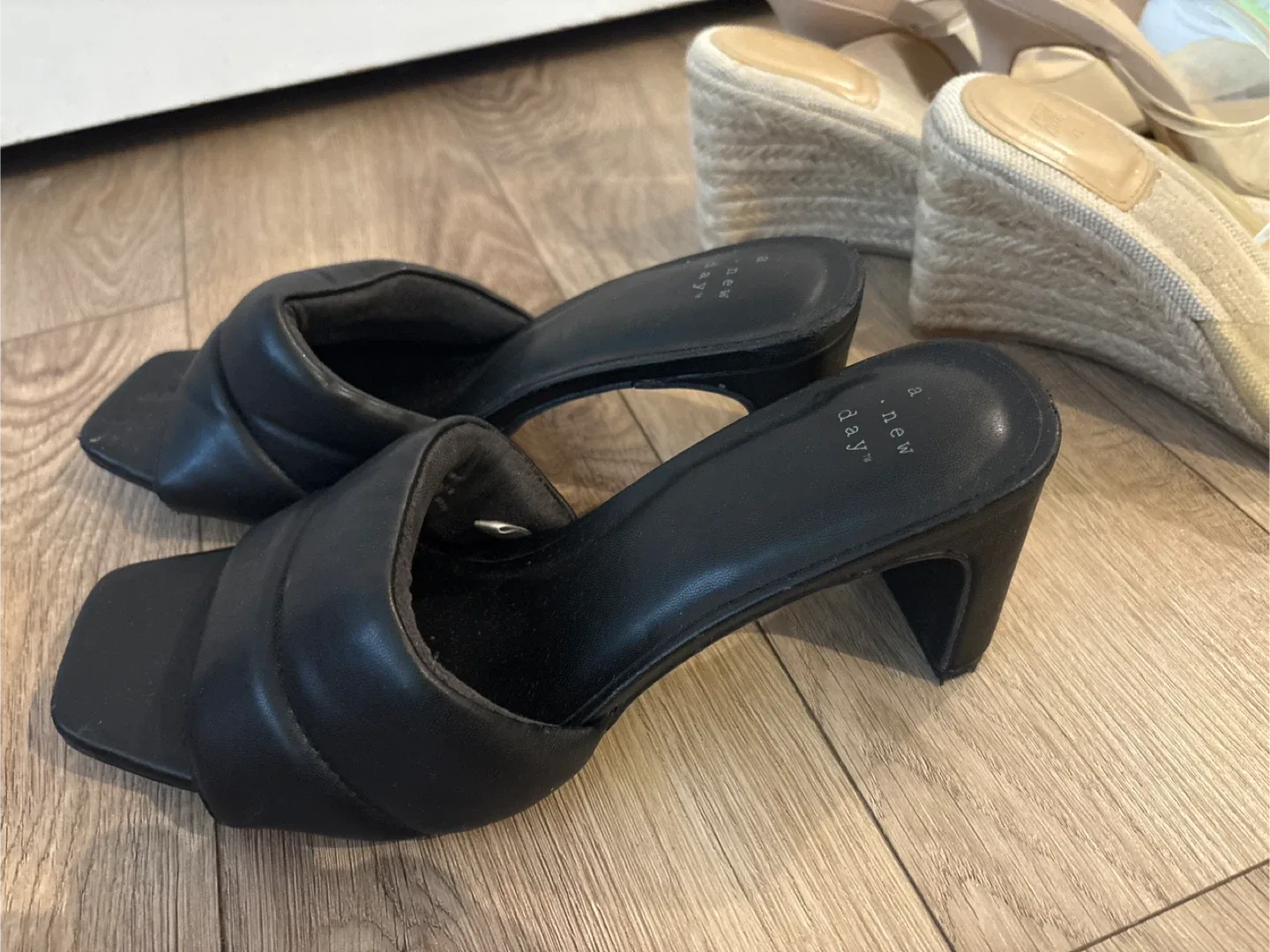 Shoes & heels  size 8 image indicator(5)