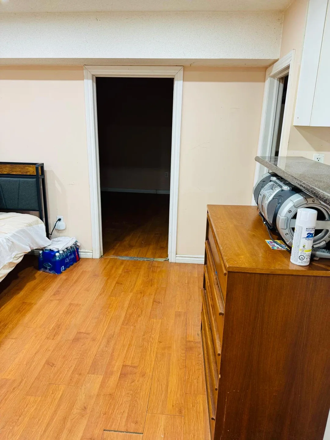 Basement for rent image indicator(2)