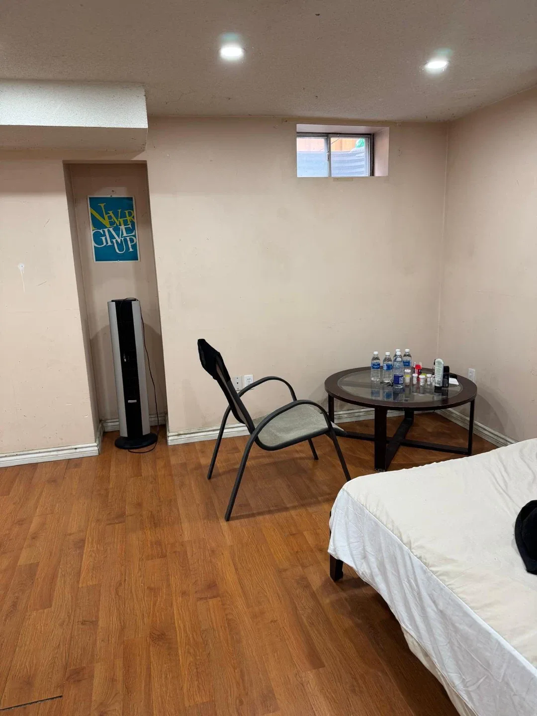 Basement for rent image indicator(8)