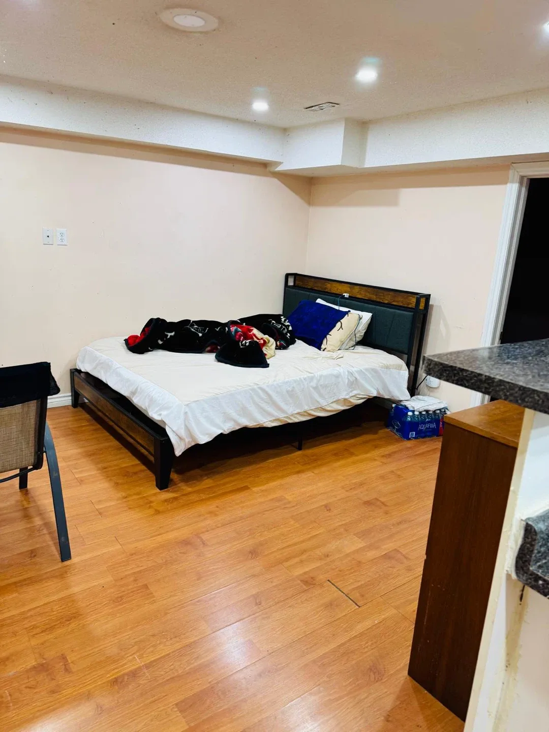 Basement for rent image indicator(9)