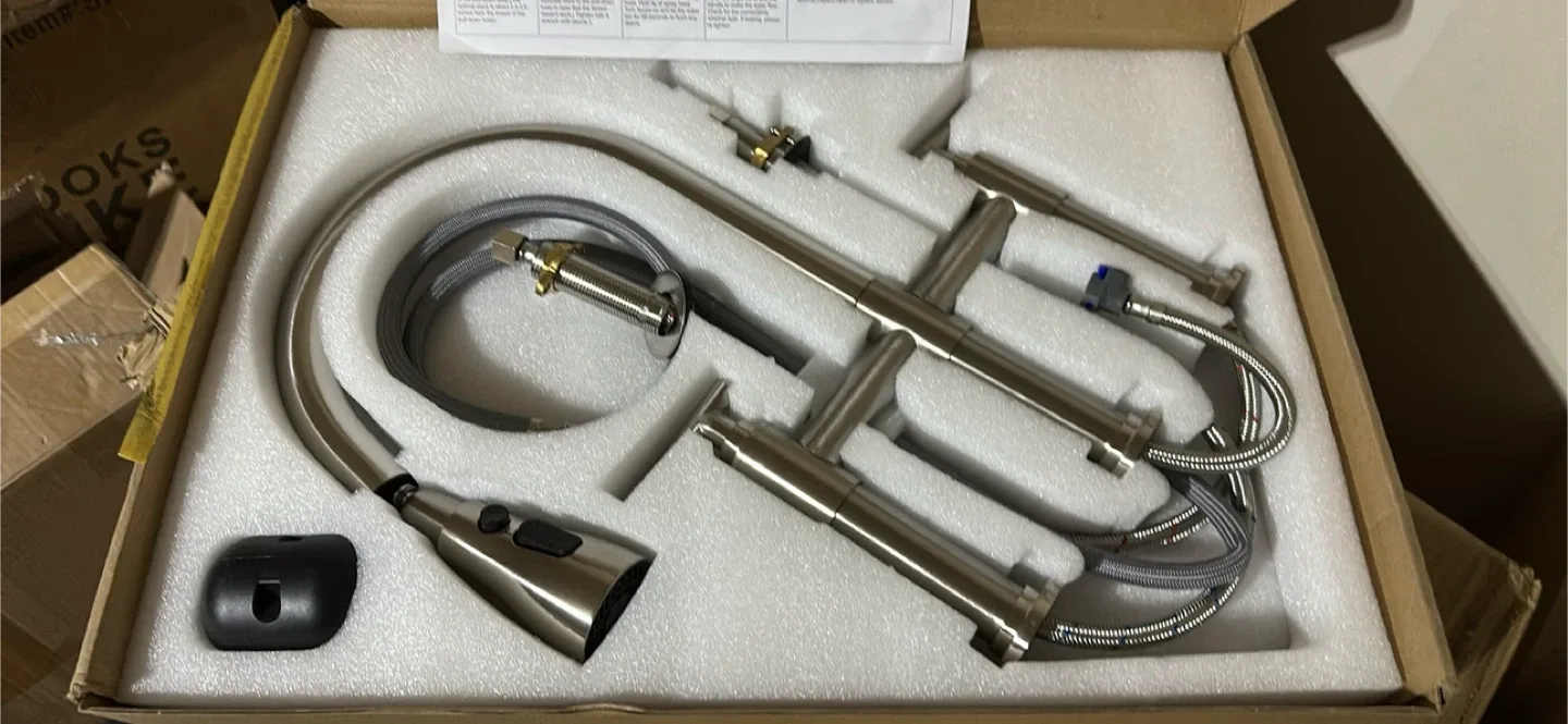 New Brushed Nickel Kitchen Faucet w/ Pull Down Sprayer