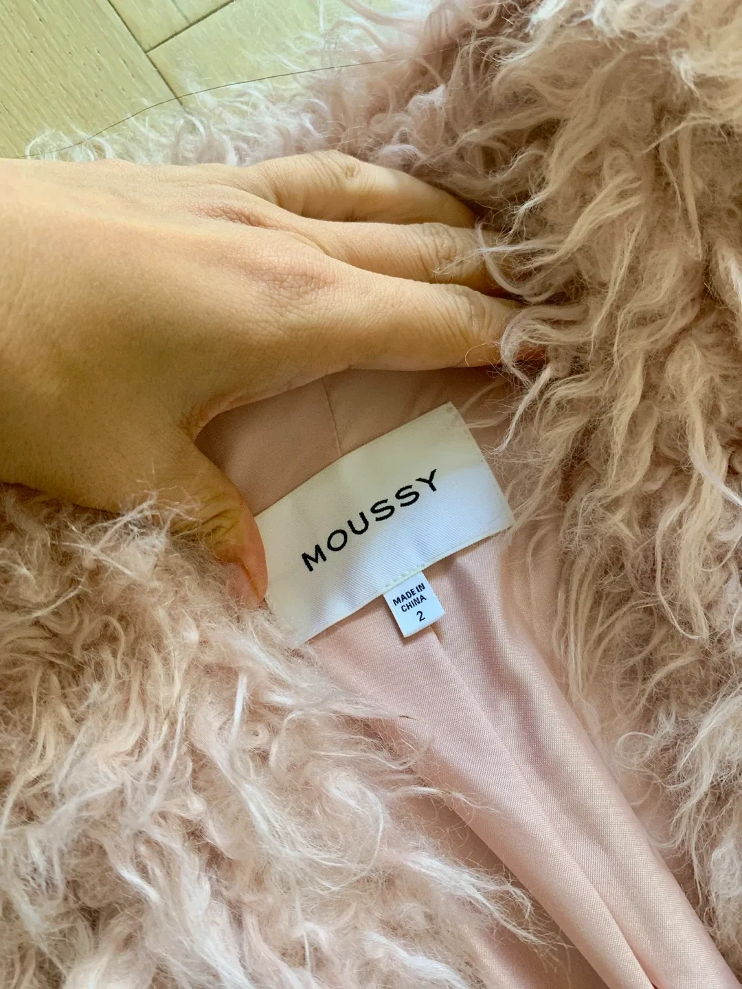 MOUSSY Smoky Pink Faux Fur Coat Size 2 image indicator(2)