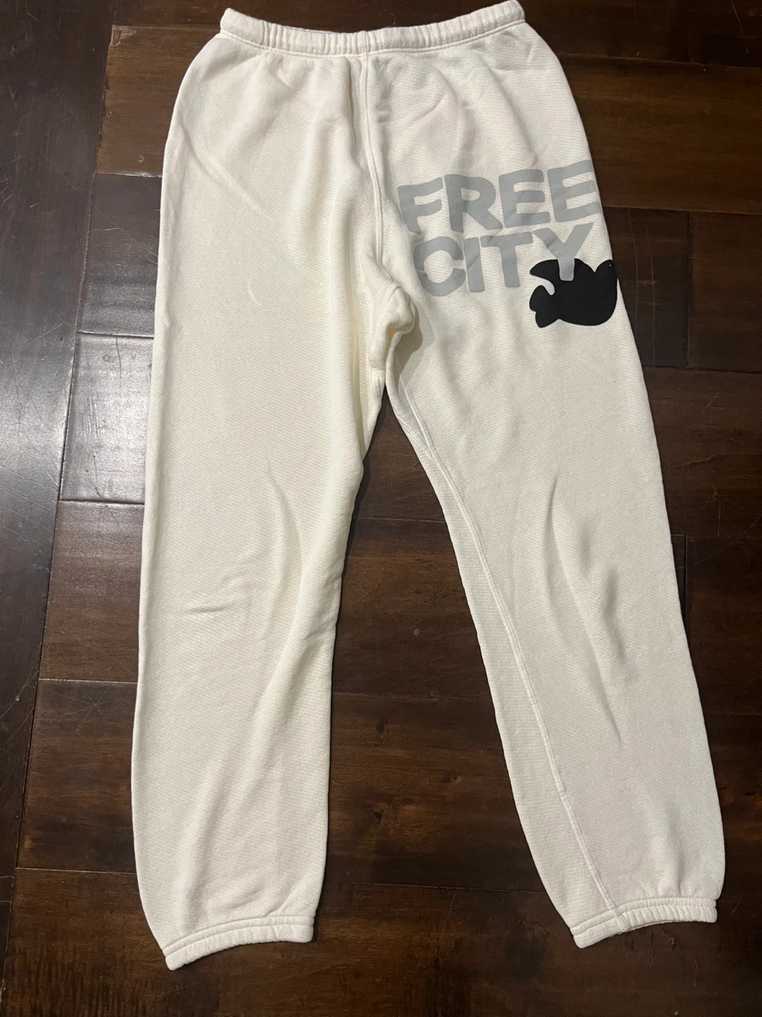 Free City Life Nature Love Sweatpants - Size XS