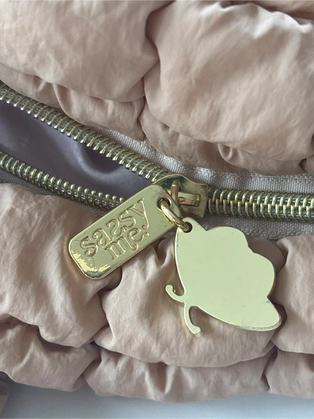 Sasz Me Quilted Tote Bag - Beige image indicator(5)