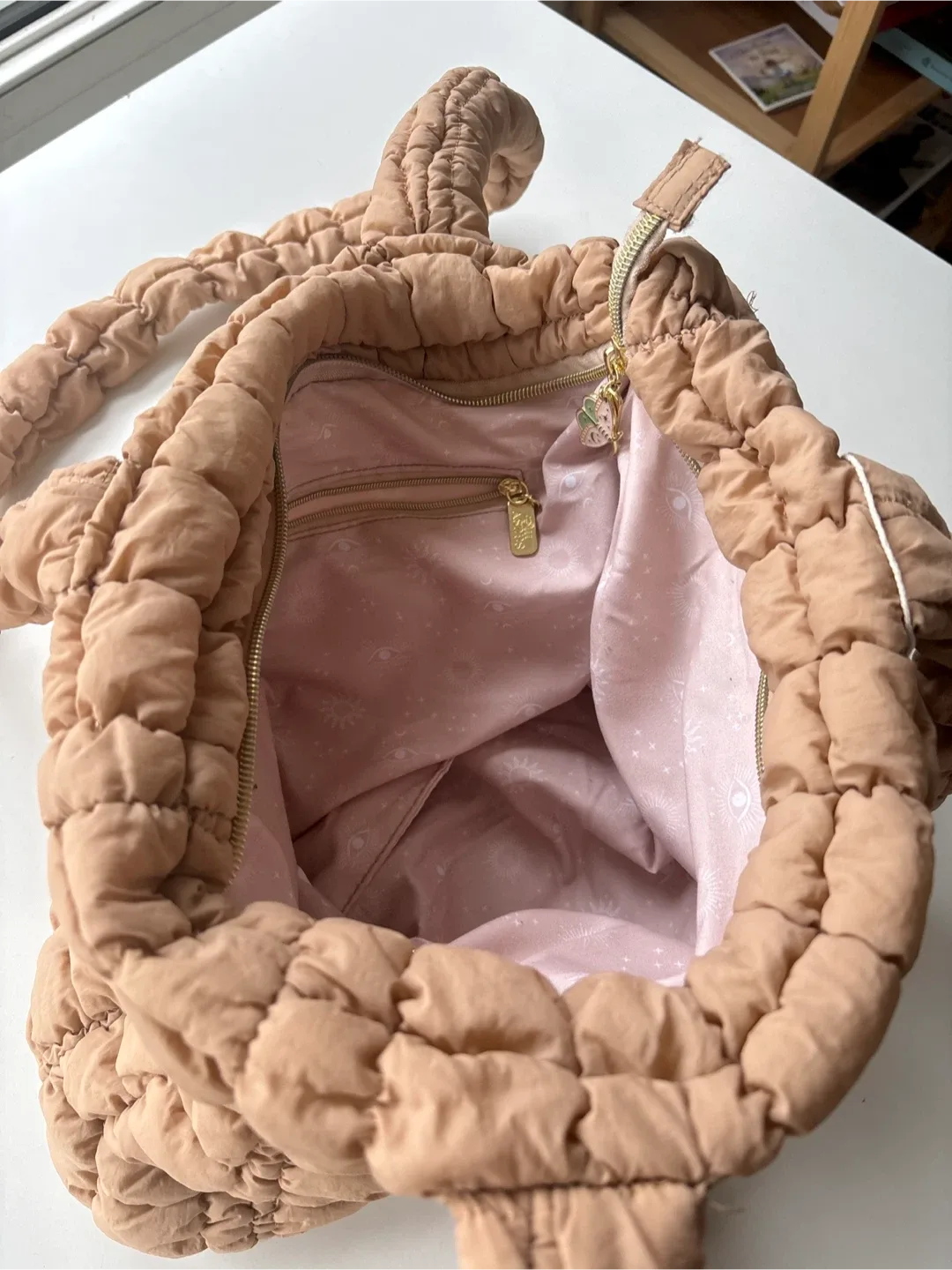 Sasz Me Quilted Tote Bag - Beige image indicator(2)