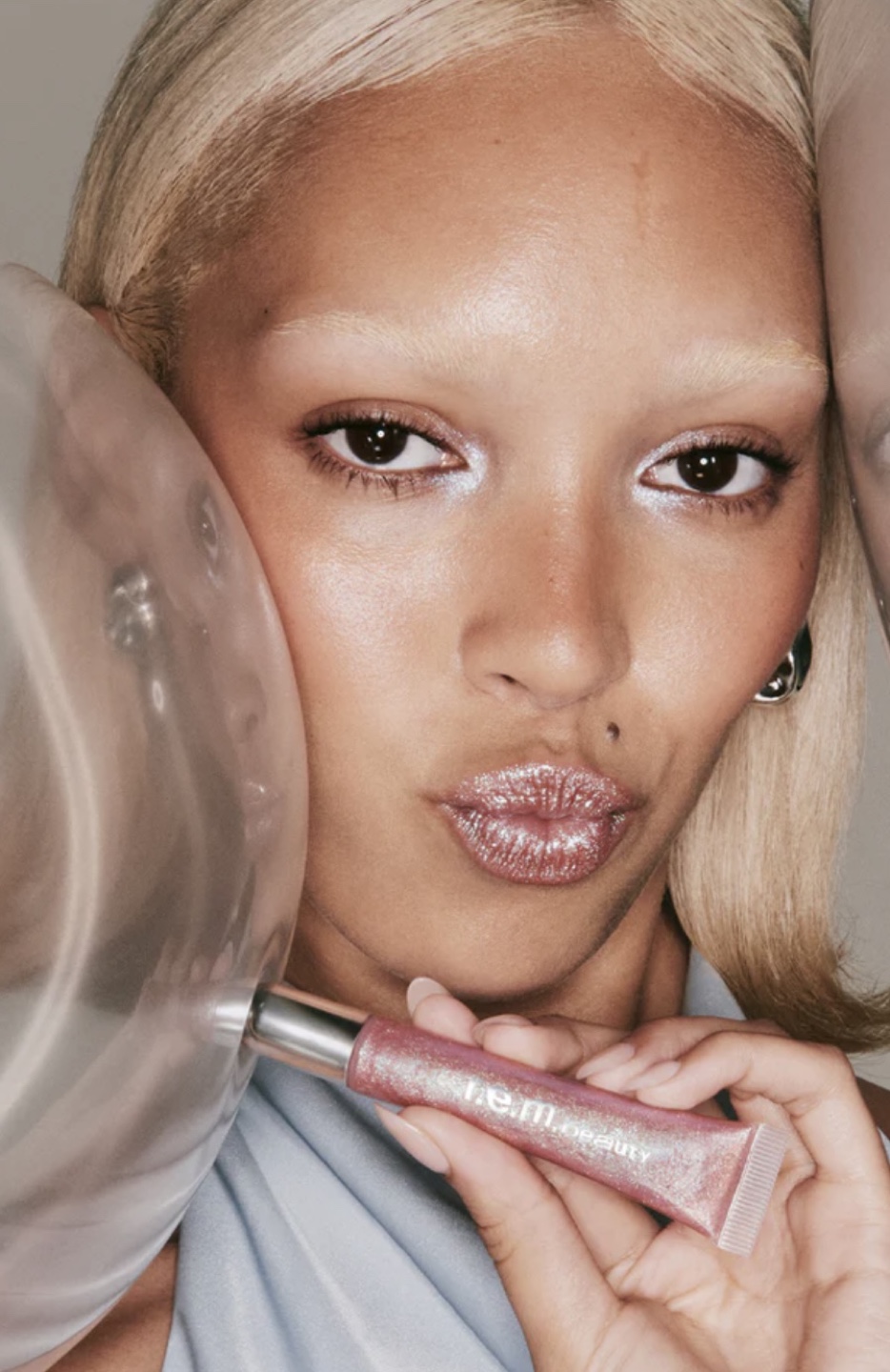 r.e.m. beauty On Your Collar Plumping Lip Gloss - photo 5