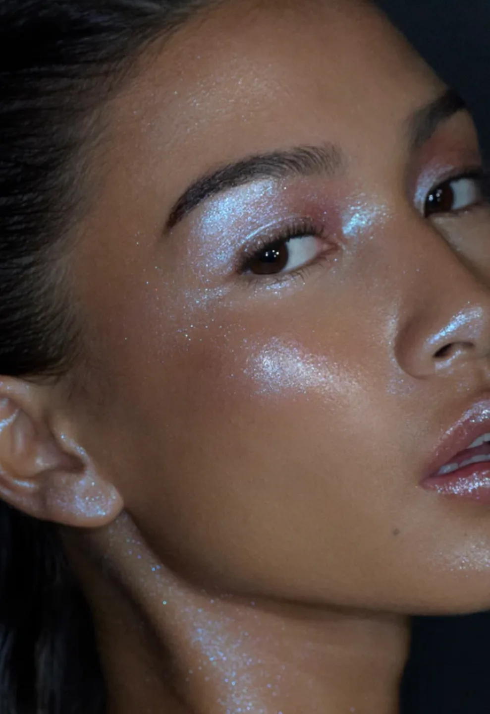 r.e.m. beauty On Your Collar Plumping Lip Gloss image indicator(3)