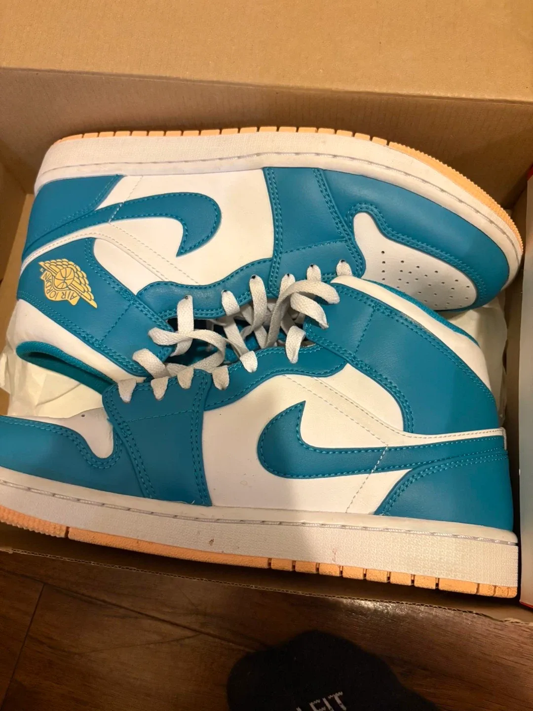 Air Jordan 1 Mid Aquatone Blue White Celestial Gold