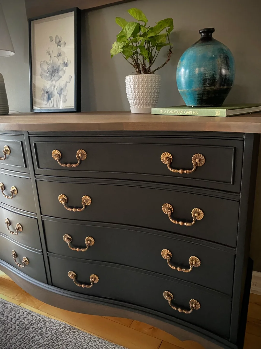 ✨Newly Refinished Serpentine Knetchel Dresser/Side Board✨ image indicator(3)