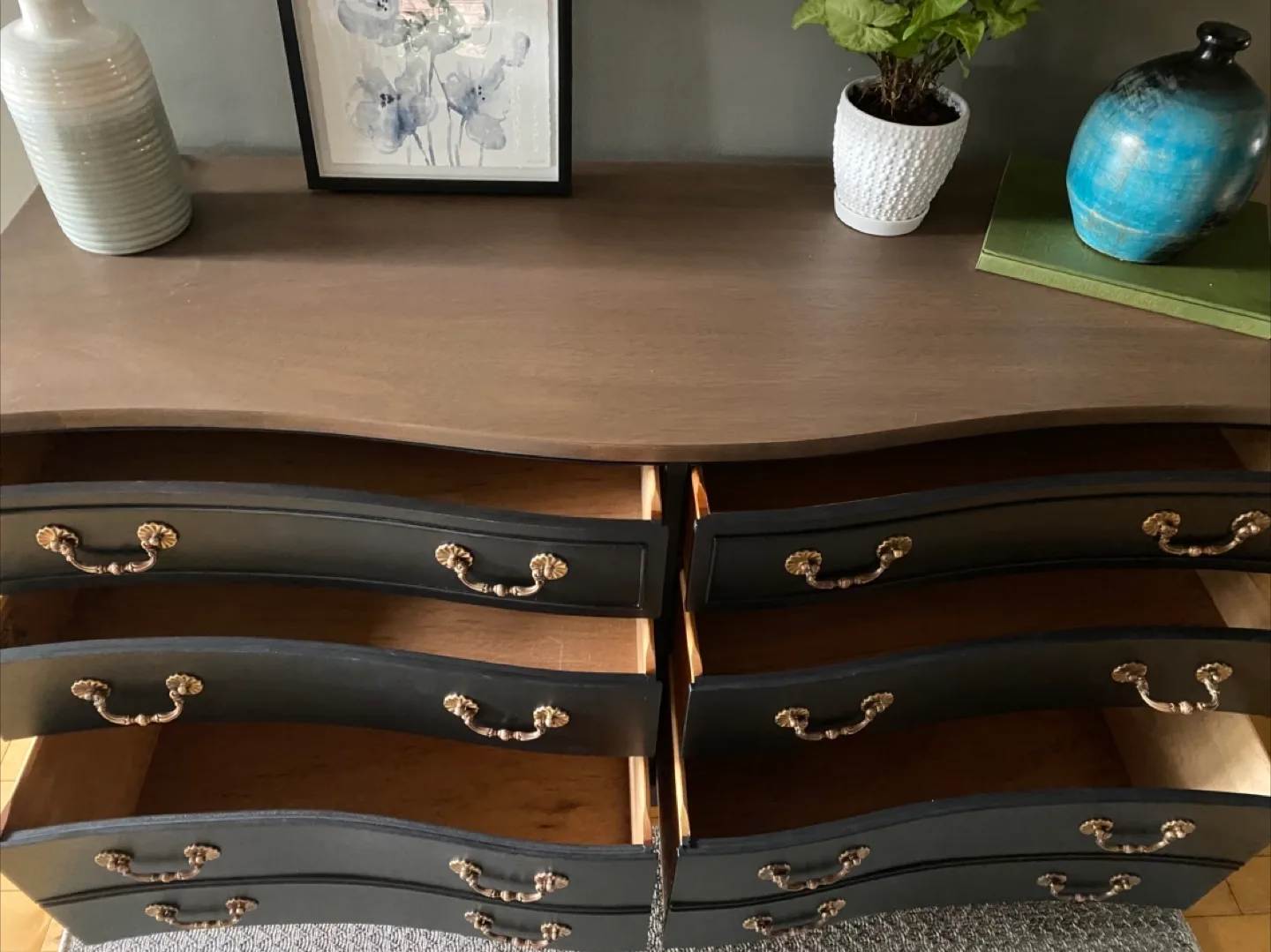 ✨Newly Refinished Serpentine Knetchel Dresser/Side Board✨ image indicator(5)