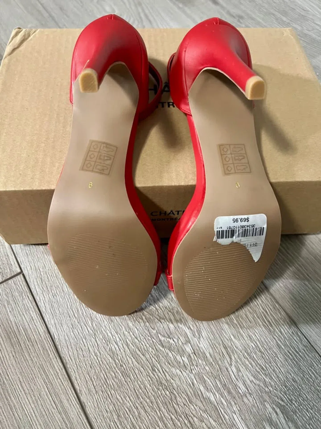 Le Chateau Red Heels, Size 9 image indicator(7)