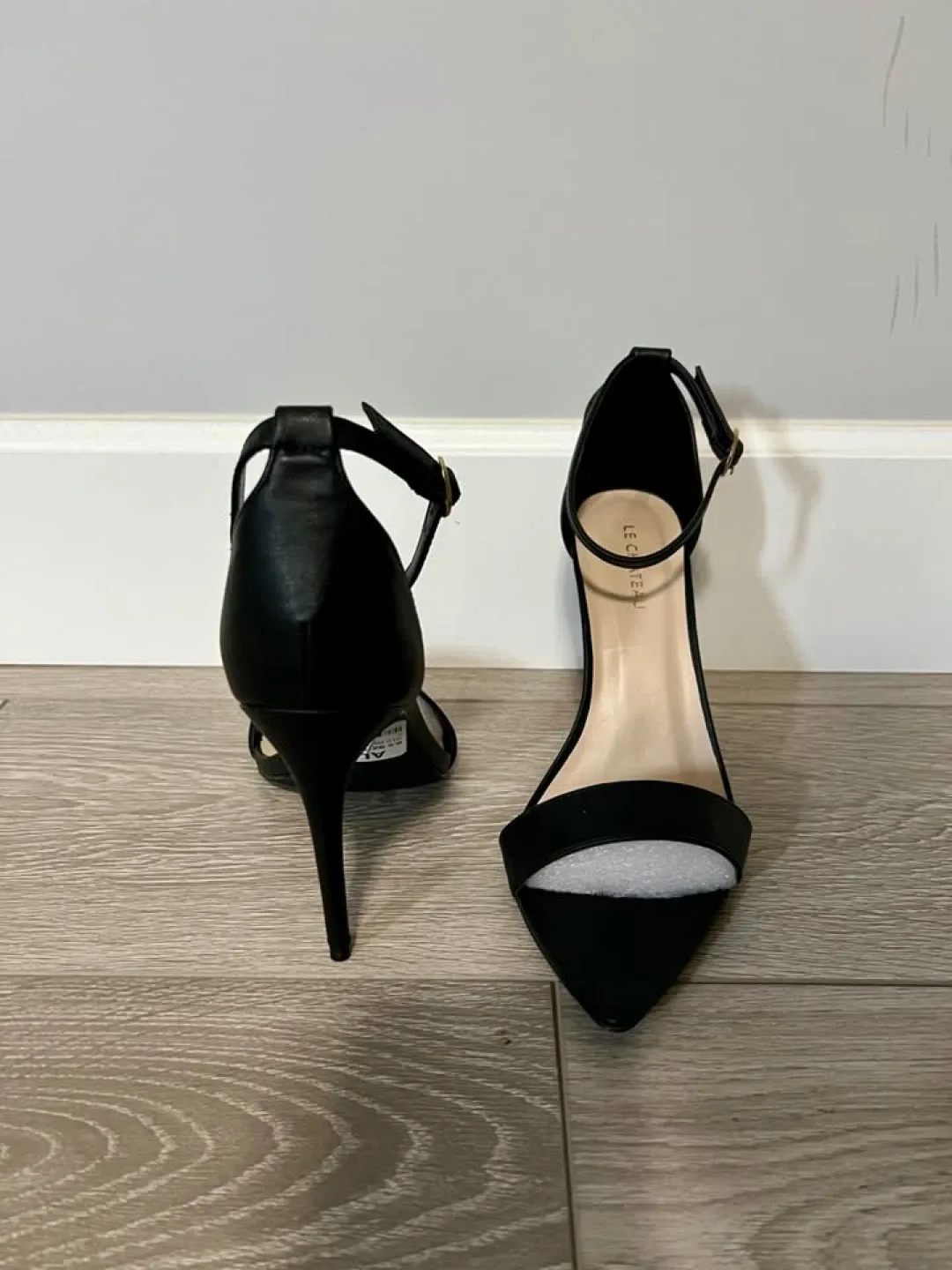 Le Chateau Black Heels - Size 8.5 image indicator(2)