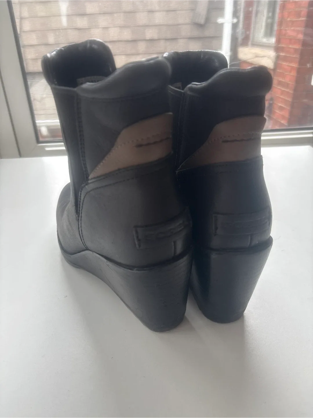 Sorel Women's Wedge Ankle Boots - Size 8 thumbnail