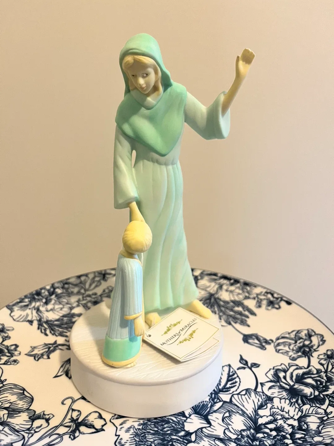 Mothers of Miracles Rachel & Joseph Figurine image indicator(4)