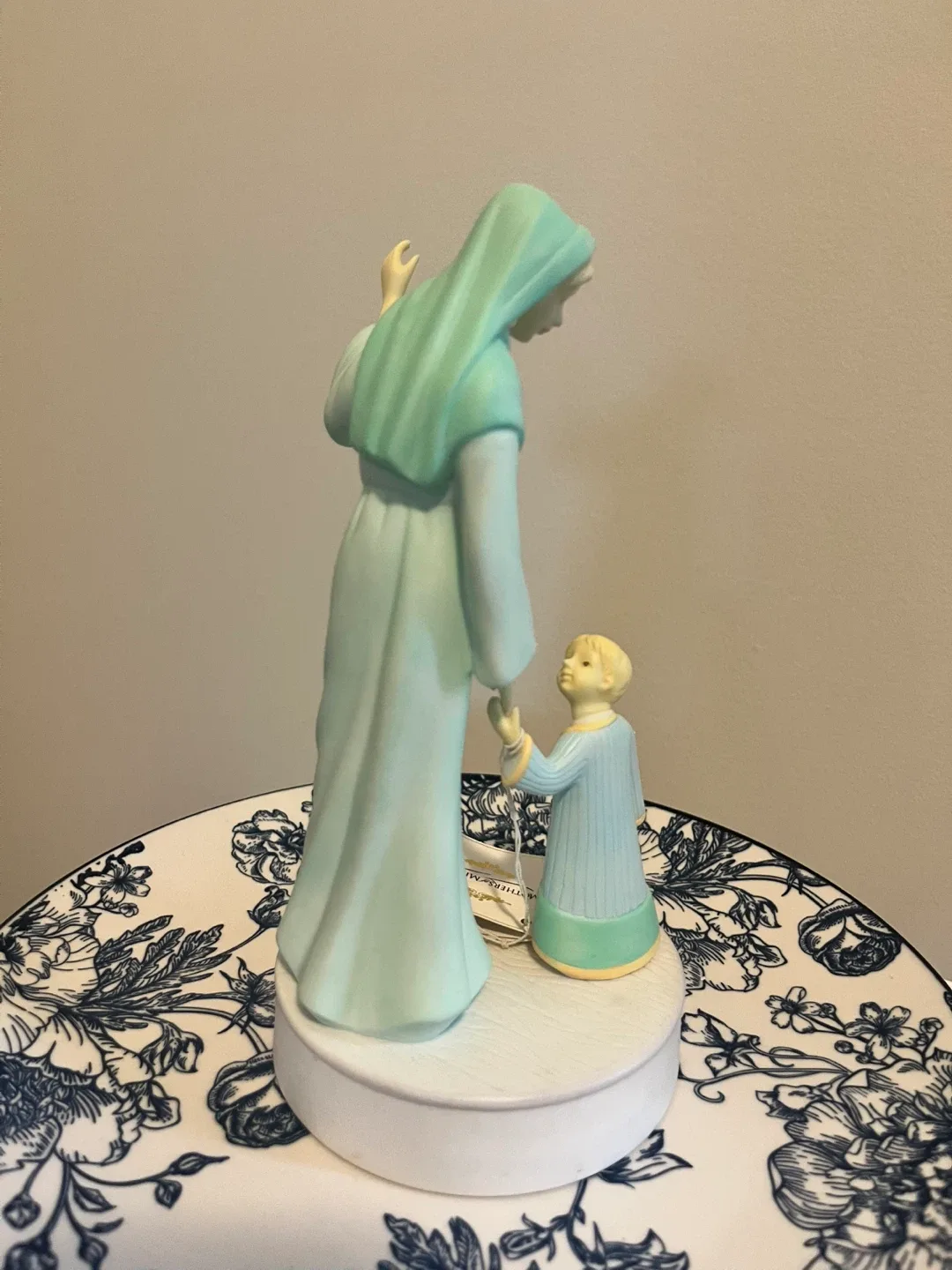 Mothers of Miracles Rachel & Joseph Figurine image indicator(6)