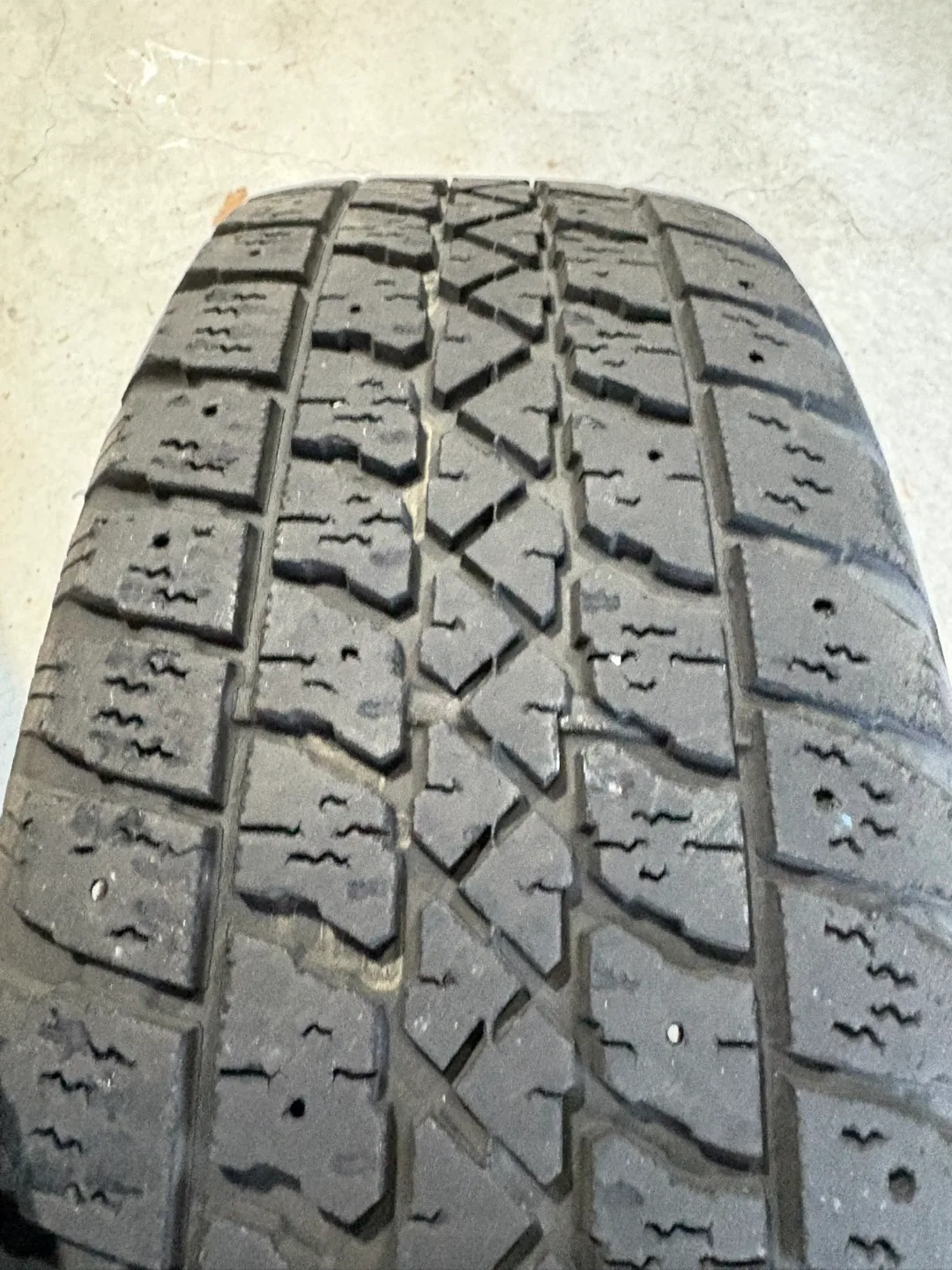 Winter Tires on rims- Arctic Claw Winter Txi - 185/65R15 image indicator(3)