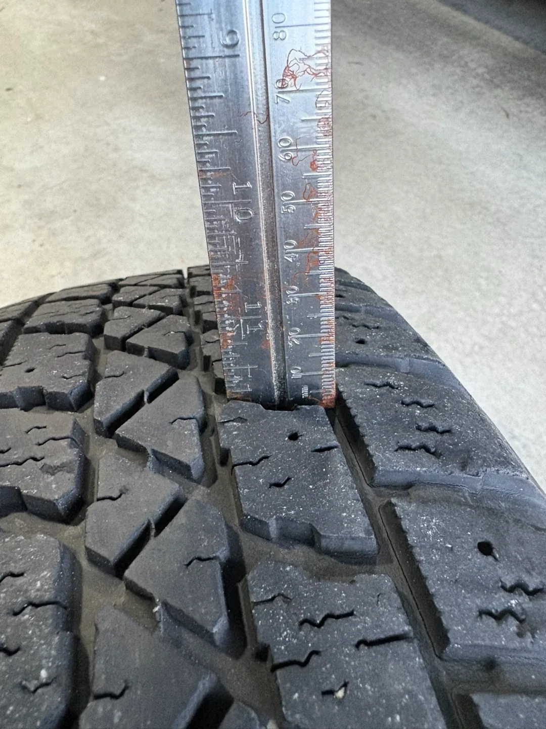 Winter Tires on rims- Arctic Claw Winter Txi - 185/65R15 image indicator(7)