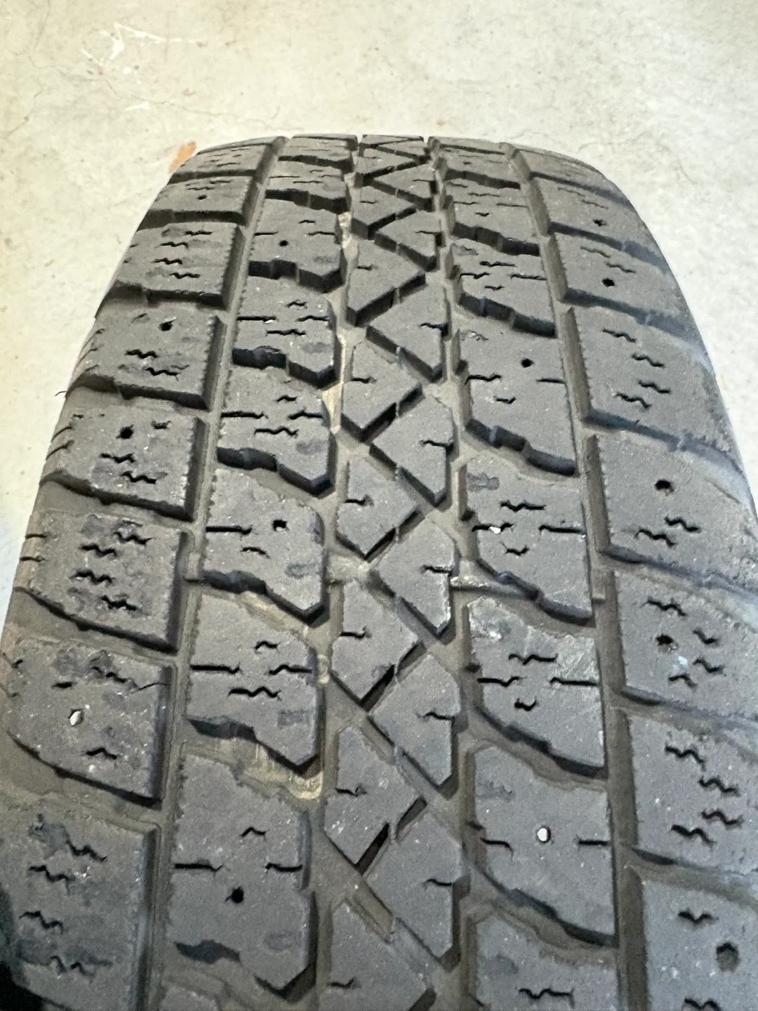 Winter Tires on rims- Arctic Claw Winter Txi - 185/65R15 image indicator(6)