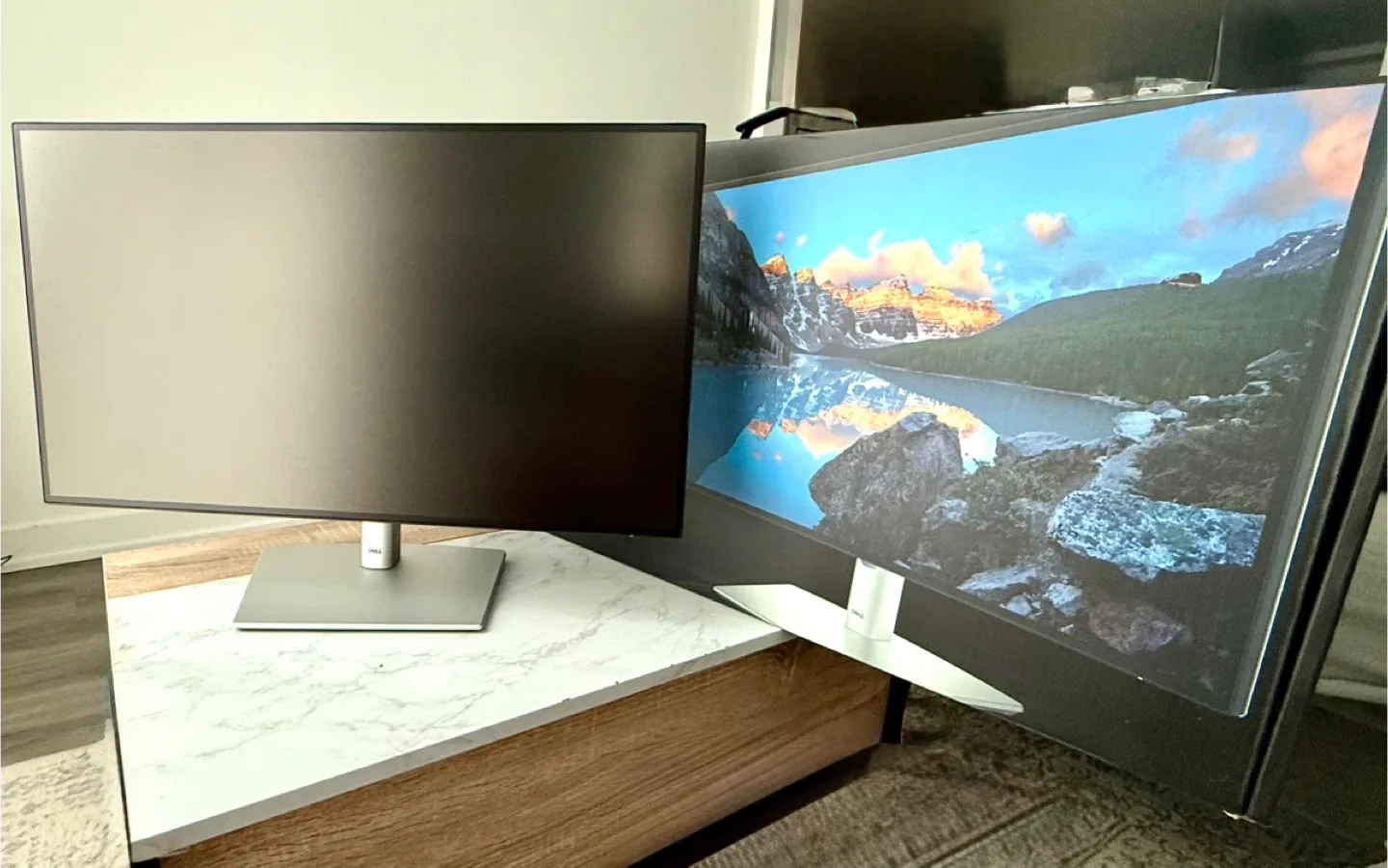 MINT- Dell UltraSharp U2724D 27" Monitor image indicator(2)