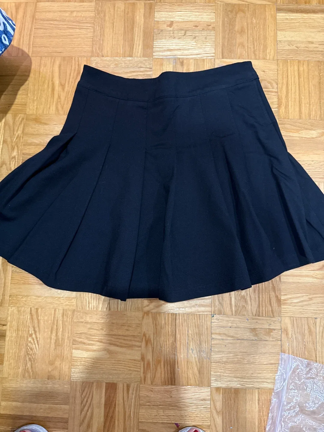 Guess Black Skirt - Size M