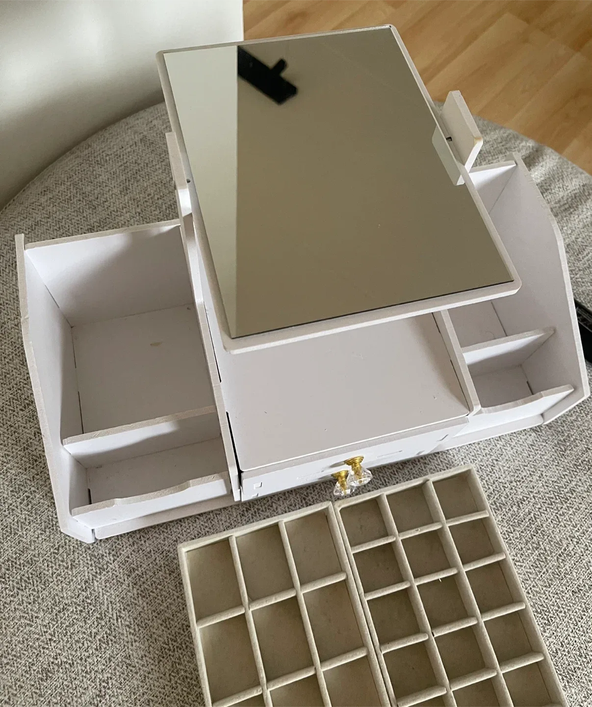 White Wooden Makeup Organizer with Mirror image indicator(2)