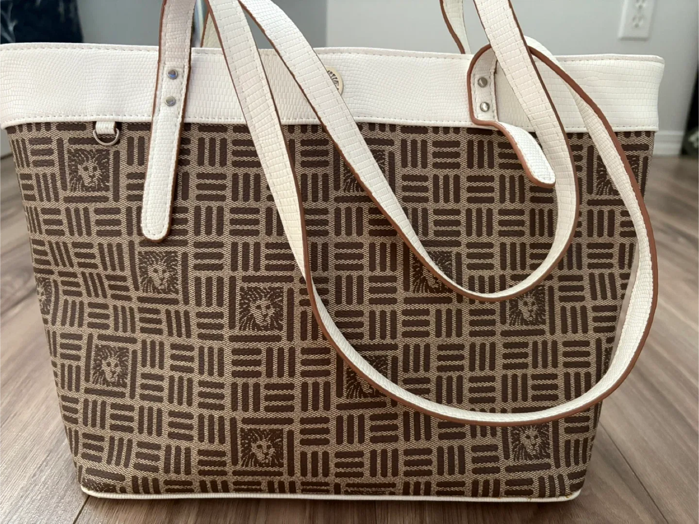 Anne Klein Tote Bag - Brown & White