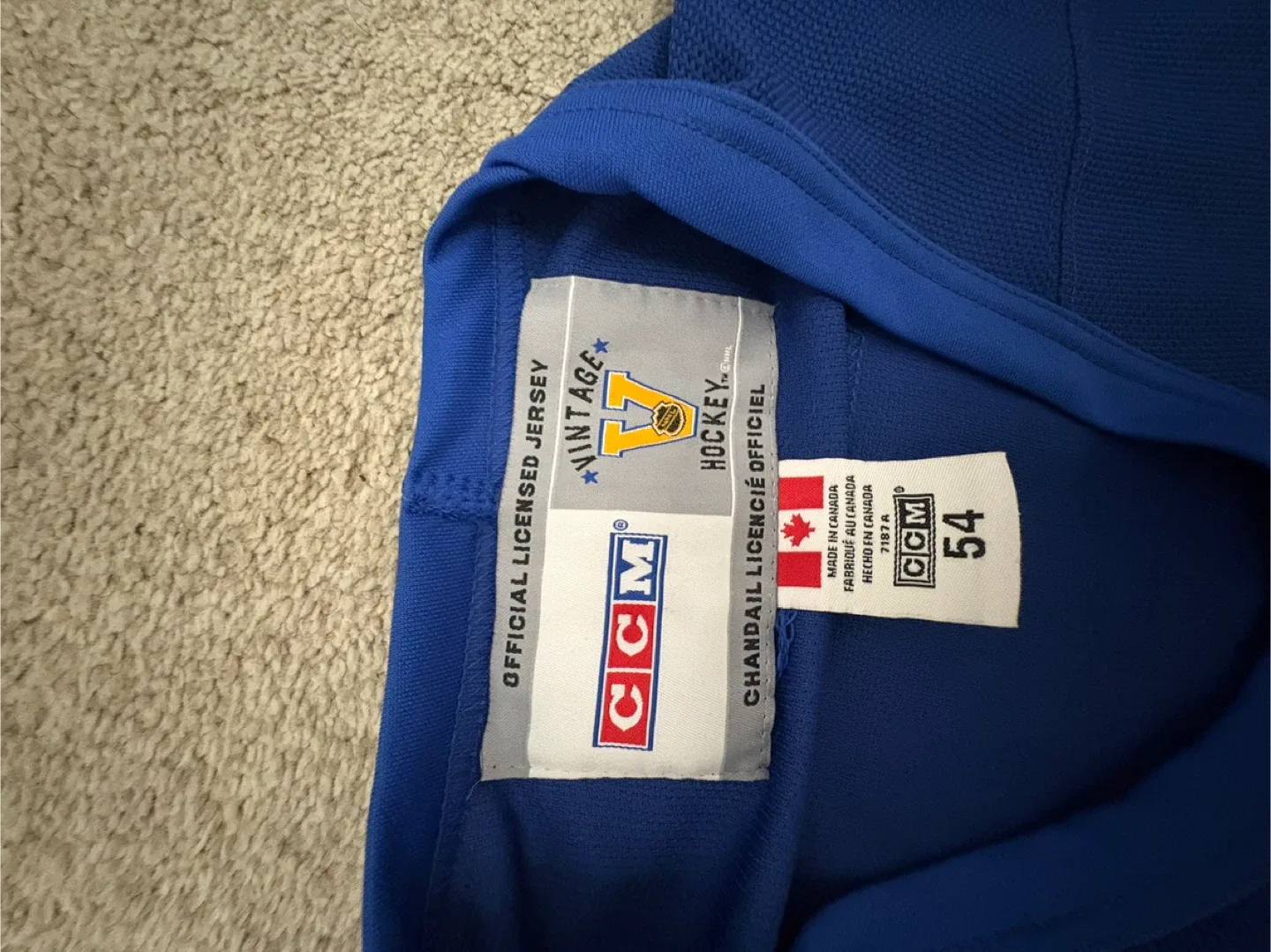 CCM Toronto Maple Leafs Clark Jersey - Size 54 image indicator(4)