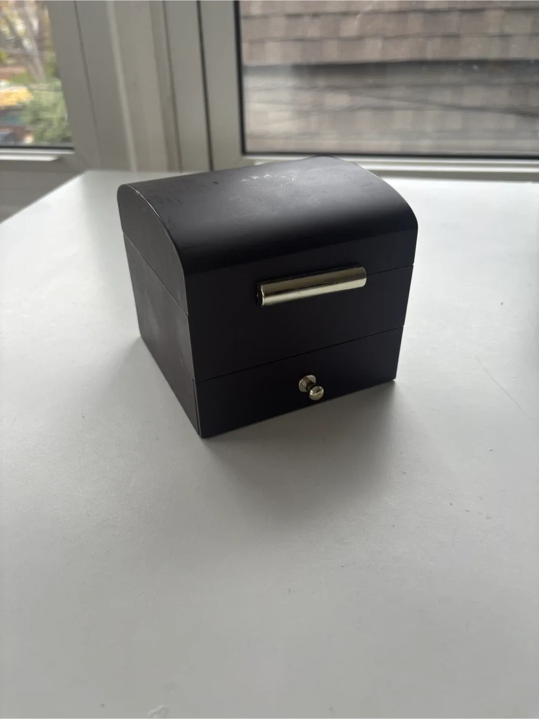 Small Dark Brown Jewelry Box image indicator(3)