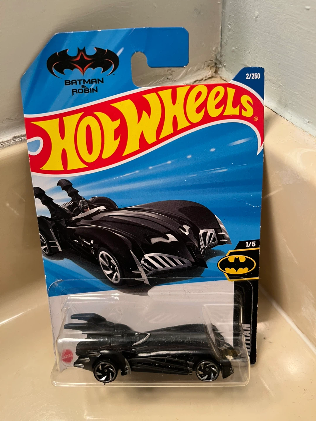 Hot Wheels Batman & Robin Batmobile 2/250