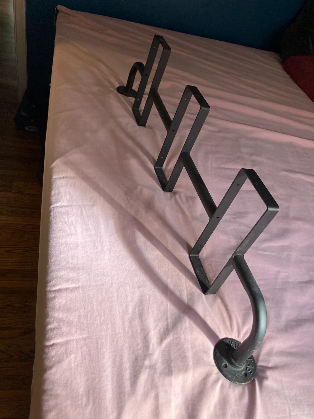 Metal rack/bracket image indicator(2)