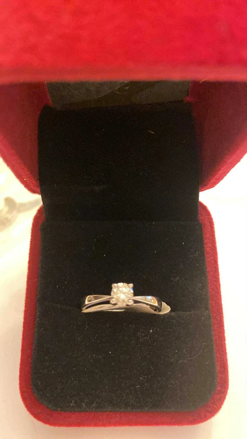 14K White Gold with Diamond image indicator(2)