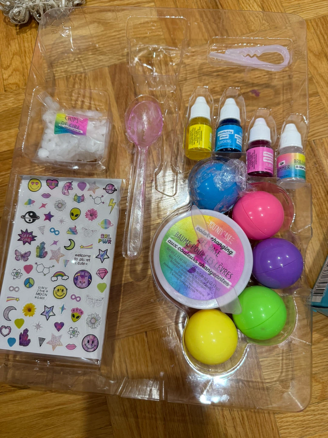 YOU*NIVERSE Color-Change Lip Balm Kit - photo 3