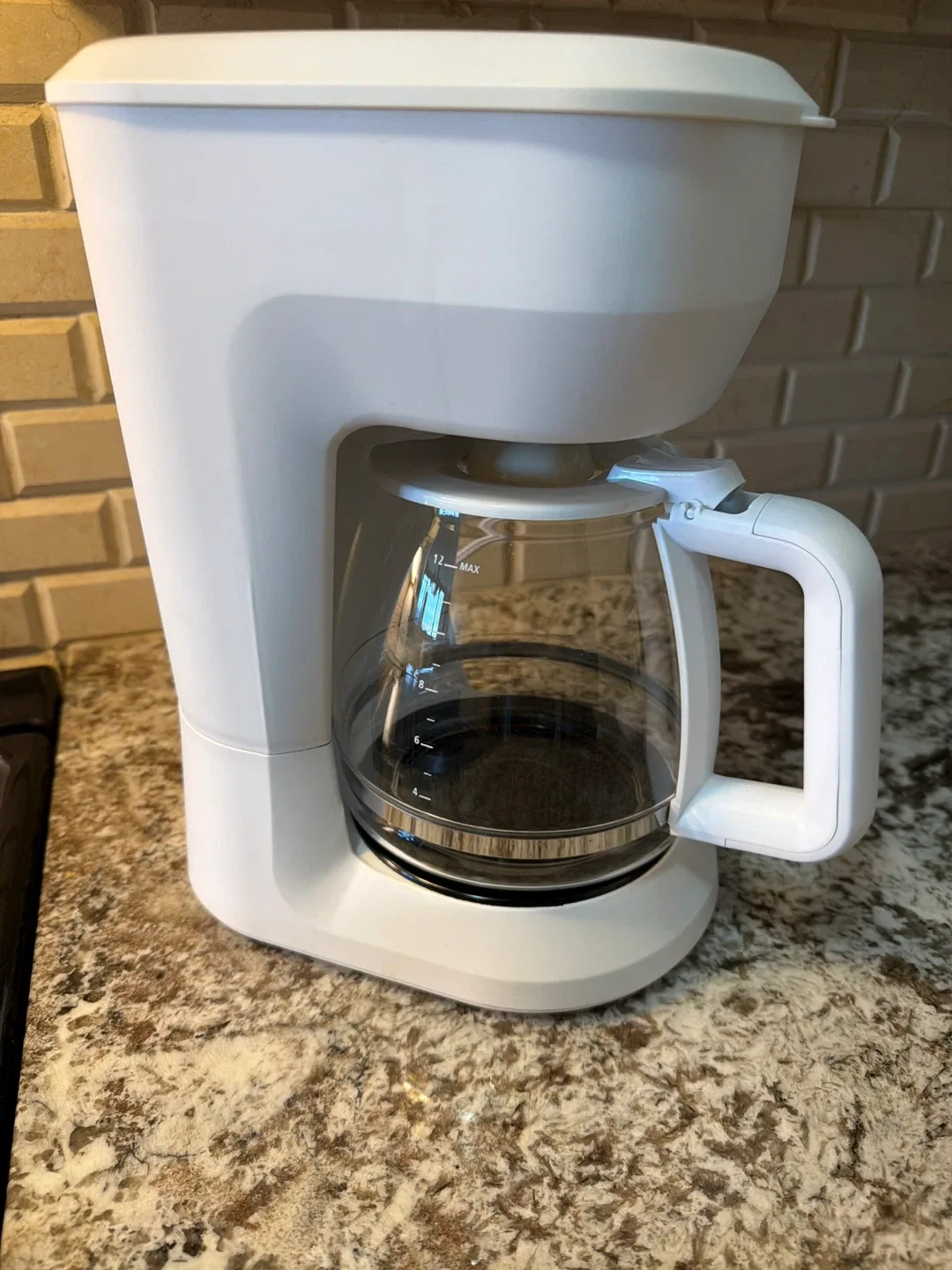 White Coffee Maker (and a free can of coffee!)