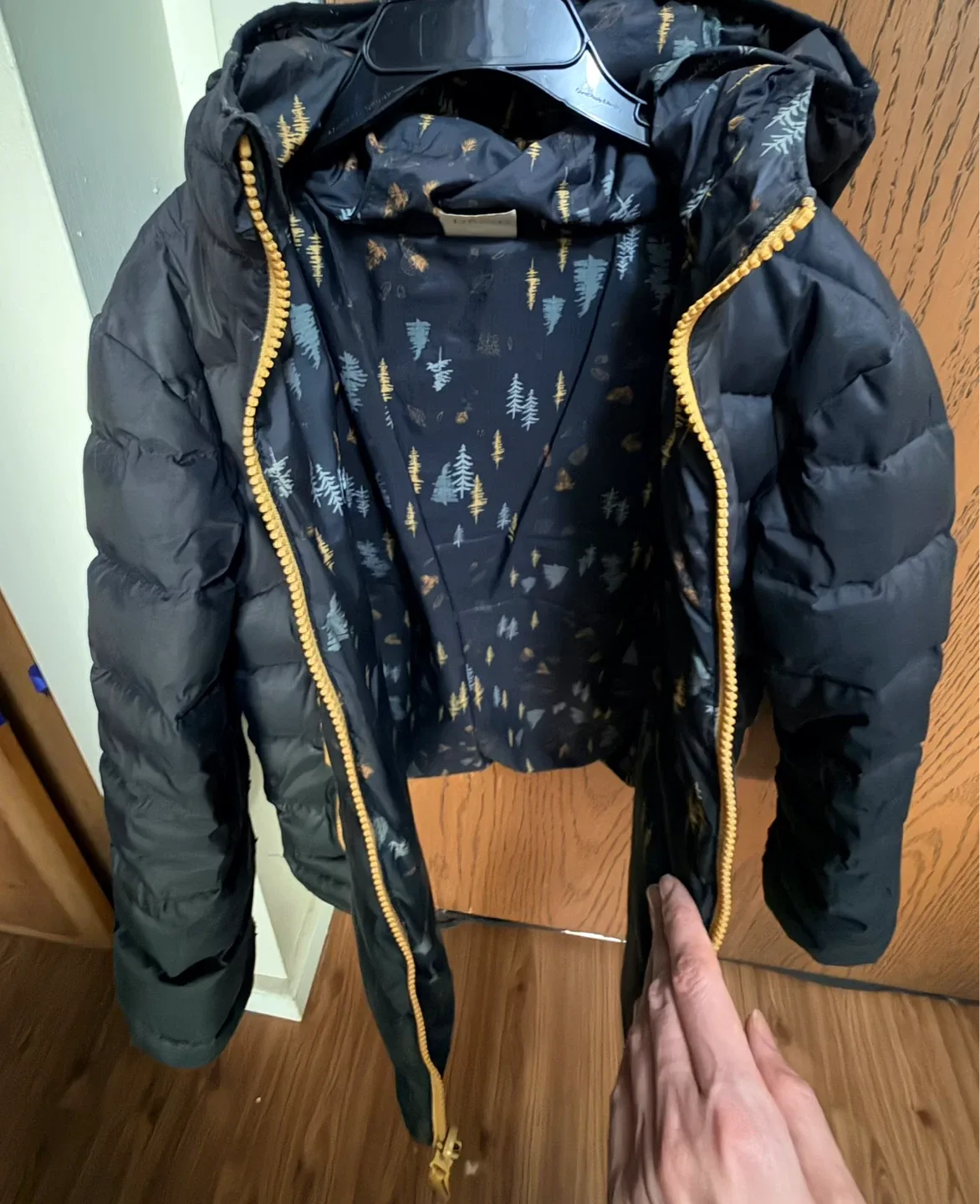 Kids Woods Black Down Jacket. Very Warm. Size S/P image indicator(6)