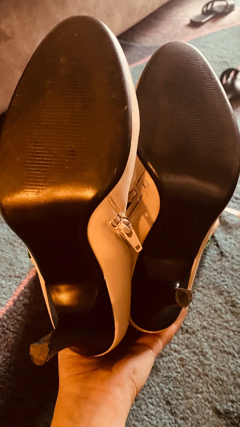 Floral Embroidered Knee-High Leather Boots image indicator(6)