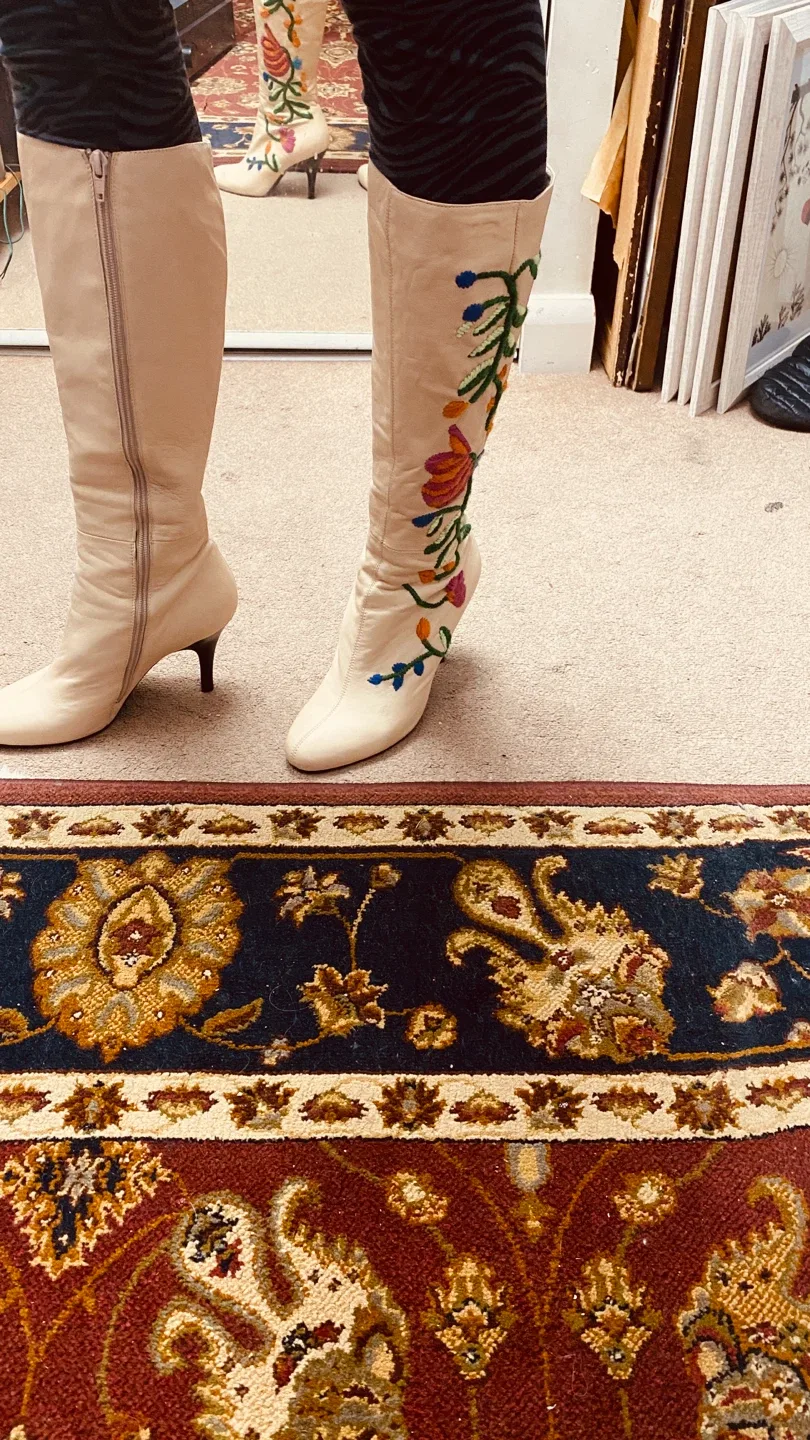 Floral Embroidered Knee-High Leather Boots image indicator(3)