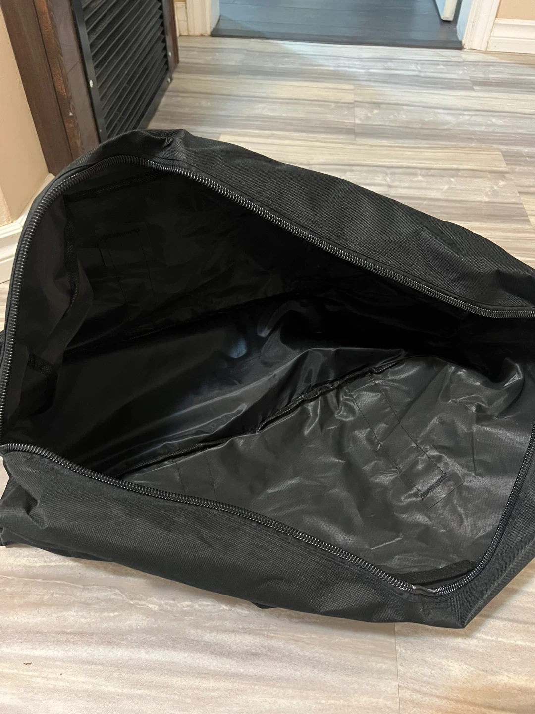 Black duffel bag - photo 3