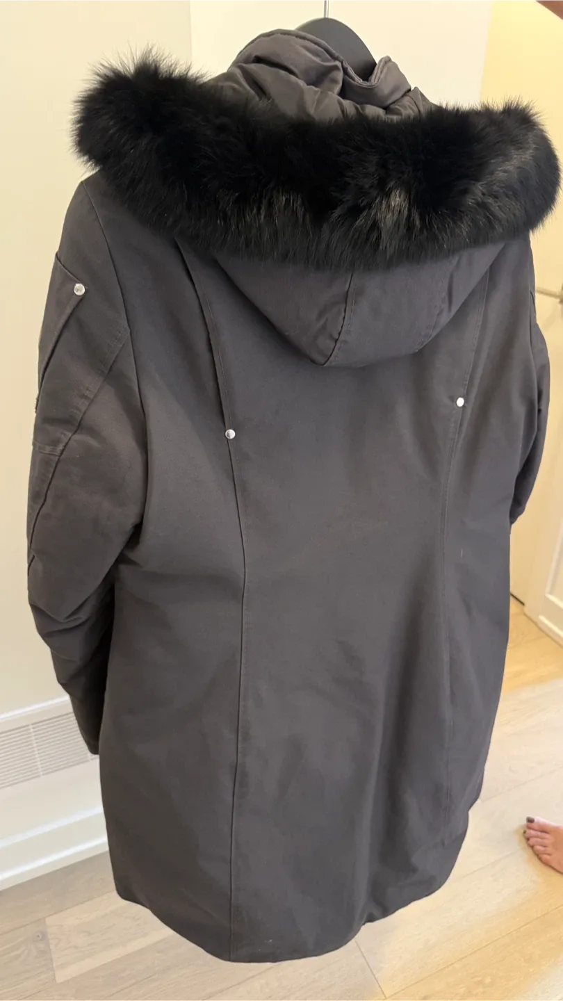 Moose Knuckles women’s Parka - Size L image indicator(4)