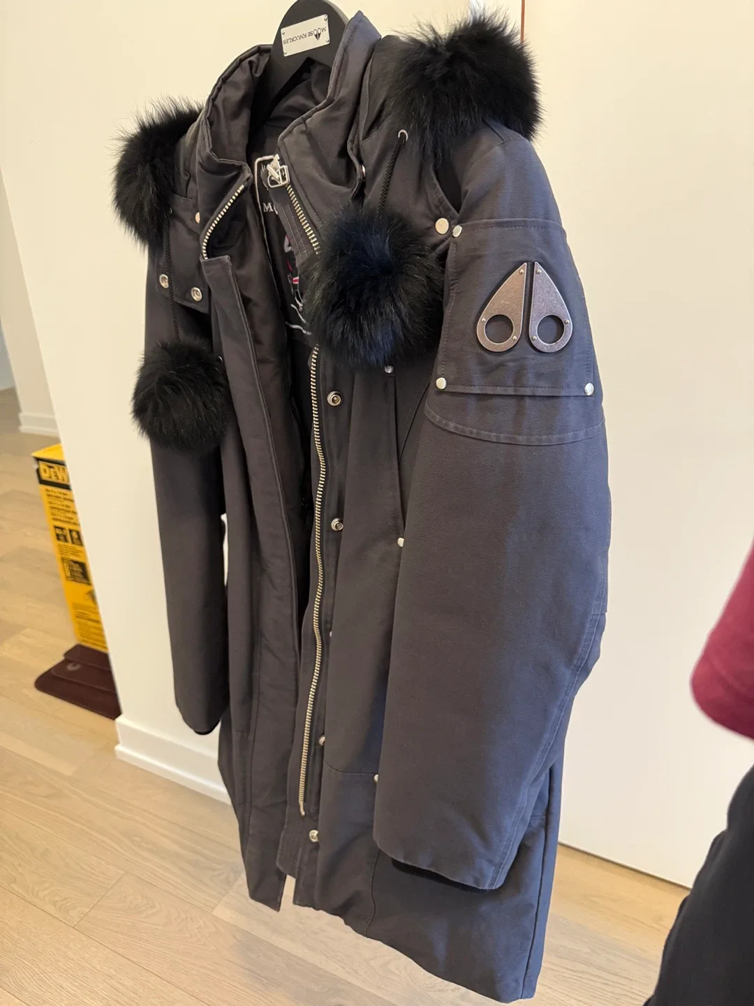 Moose Knuckles women’s Parka - Size L image indicator(2)