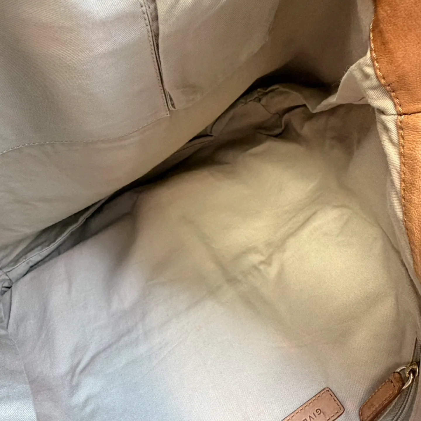 Givenchy Leather Tote Bag image indicator(6)