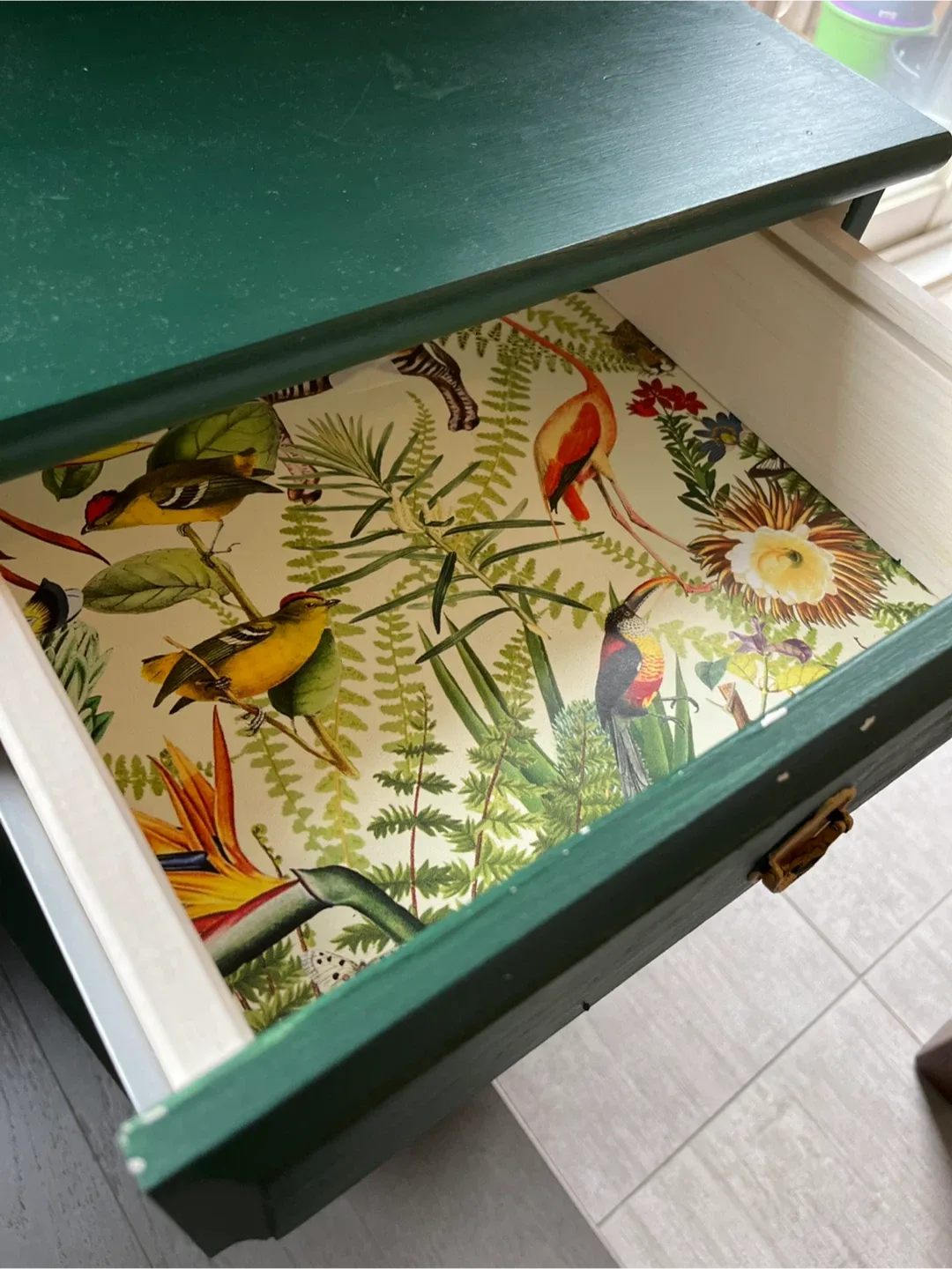 Green bedside table image indicator(2)