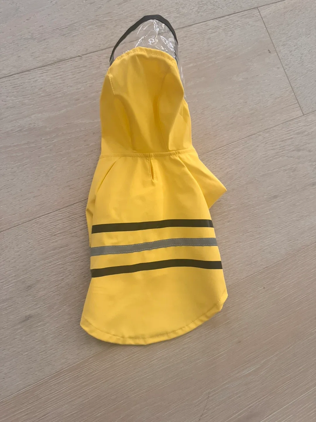 Yellow Pet Life Raincoat image indicator(2)