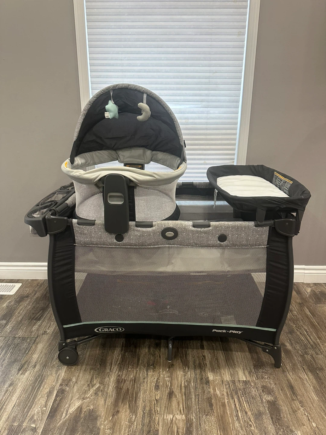 Graco Pack 'n Play Playard - Like New!