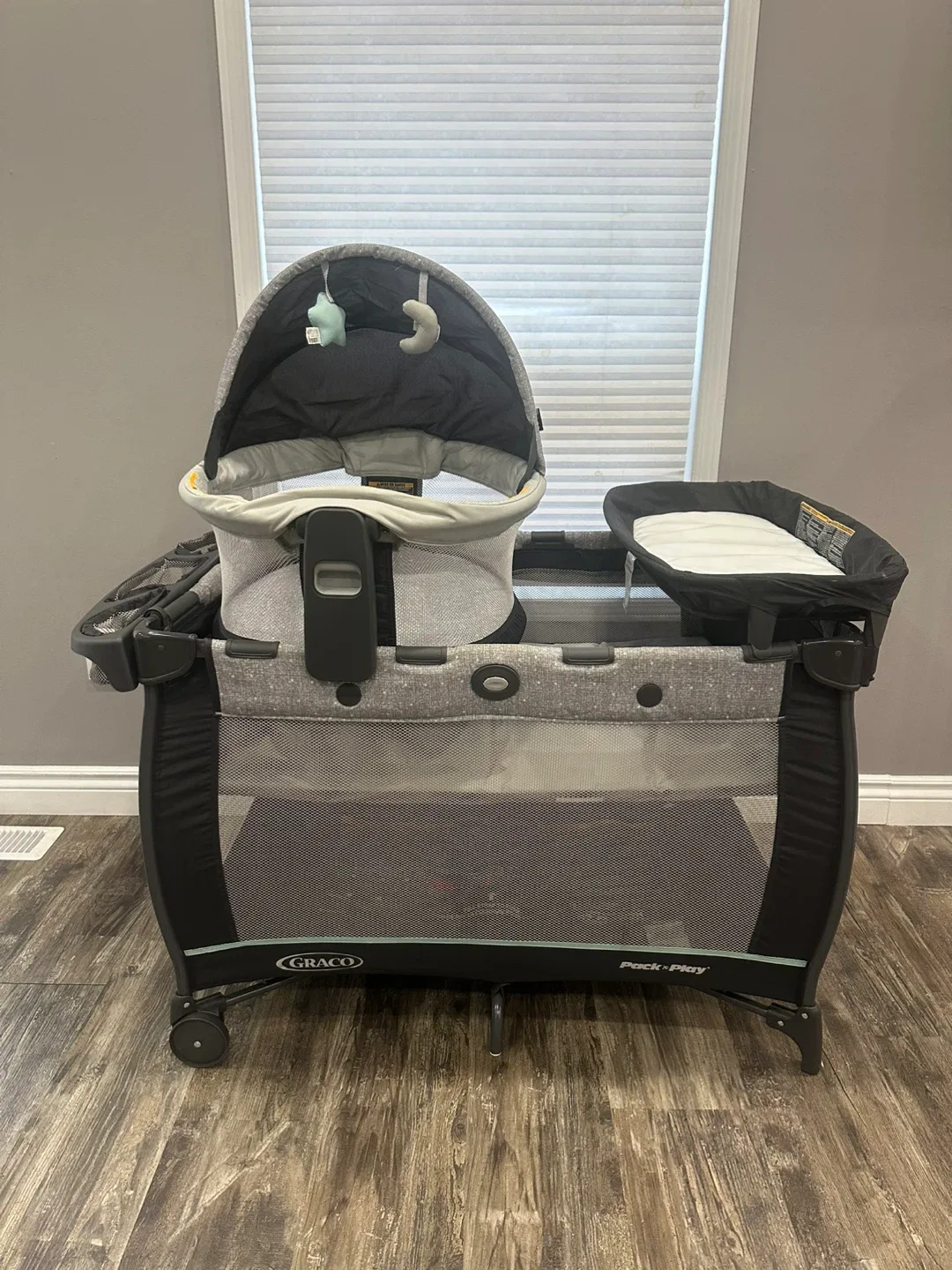 Graco Pack 'n Play Playard - Like New!