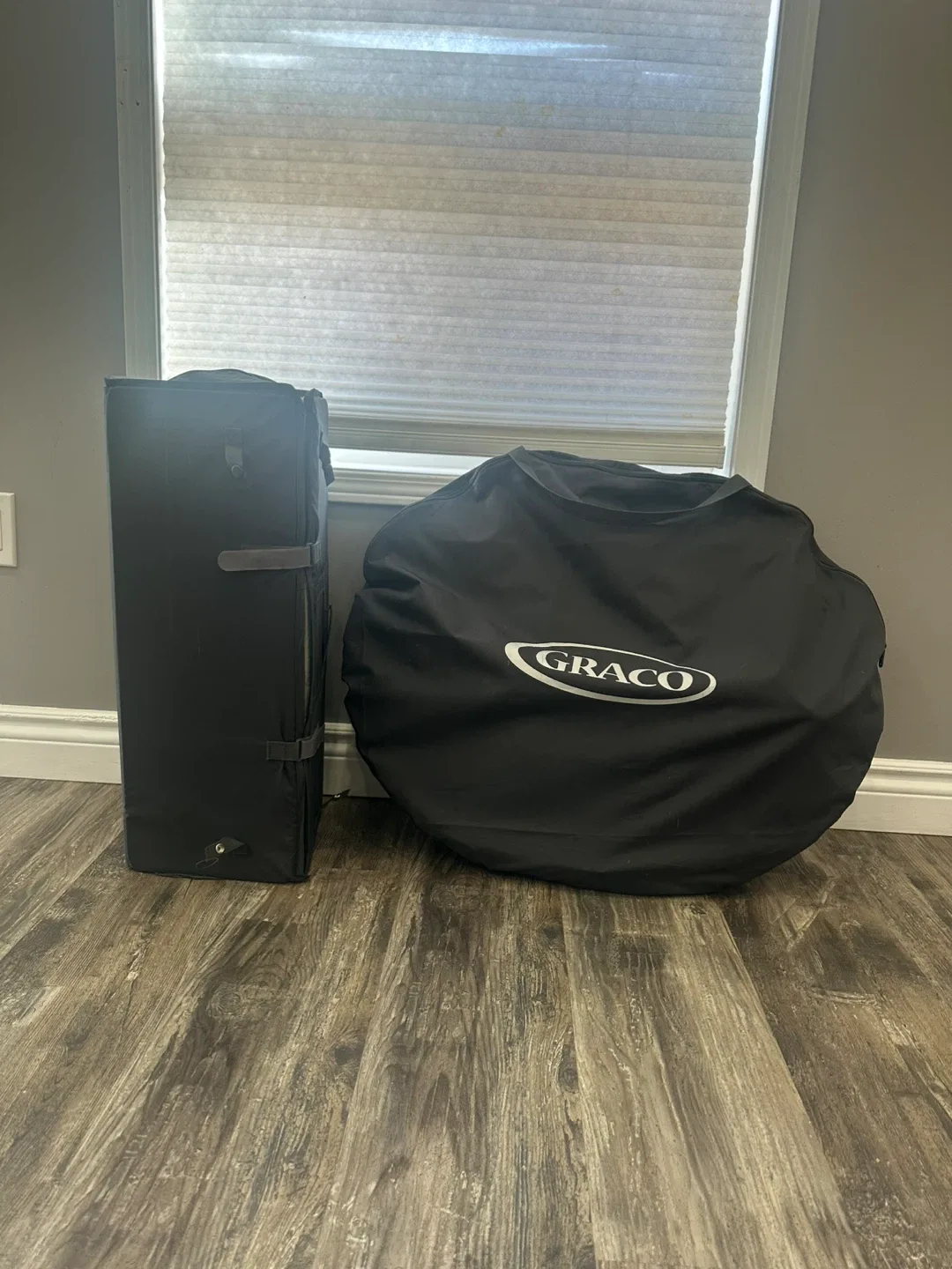 Graco Pack 'n Play Playard - Like New! image indicator(5)