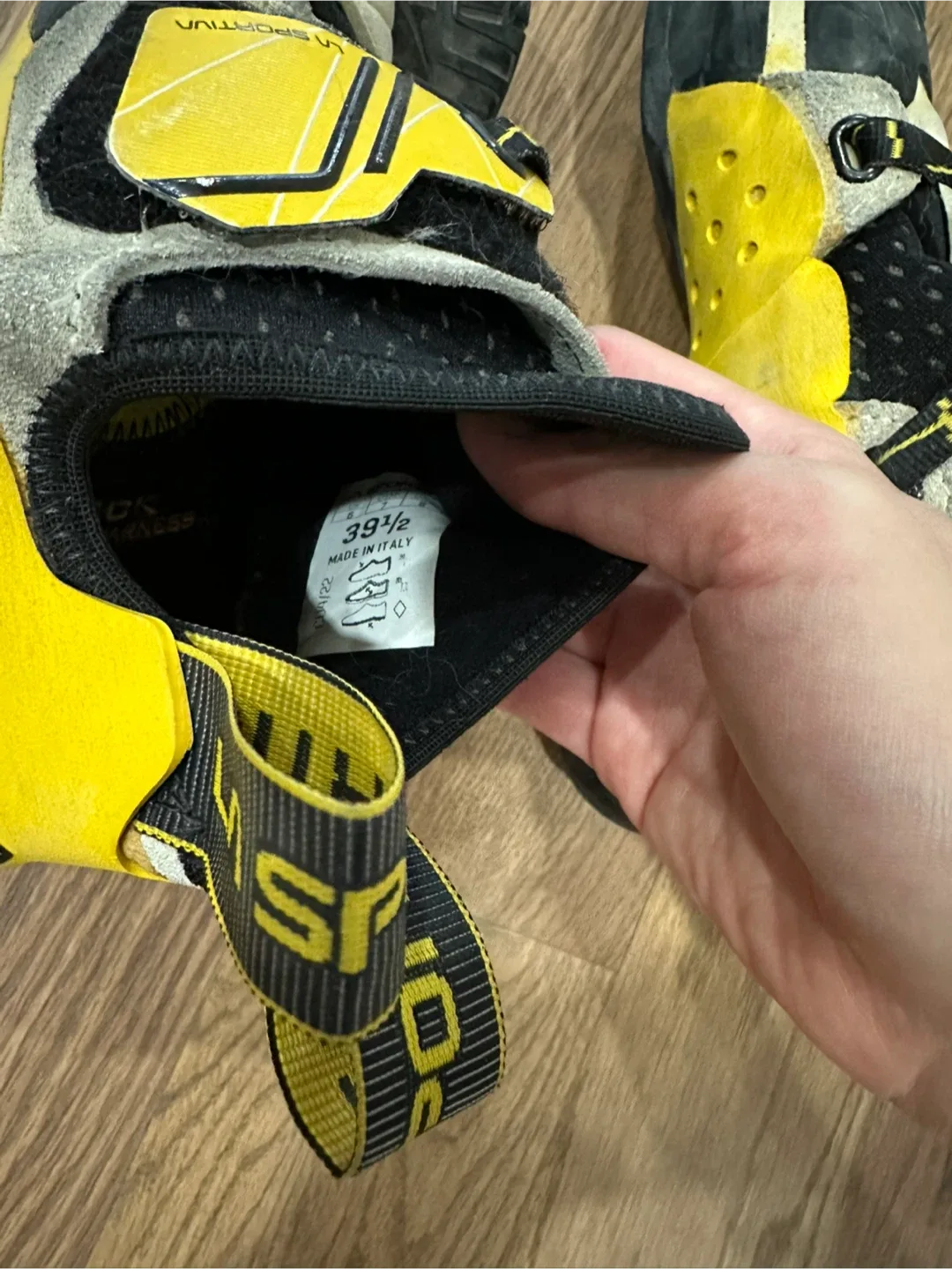 La Sportiva Solution Climbing Shoes - Size 39.5 image indicator(3)
