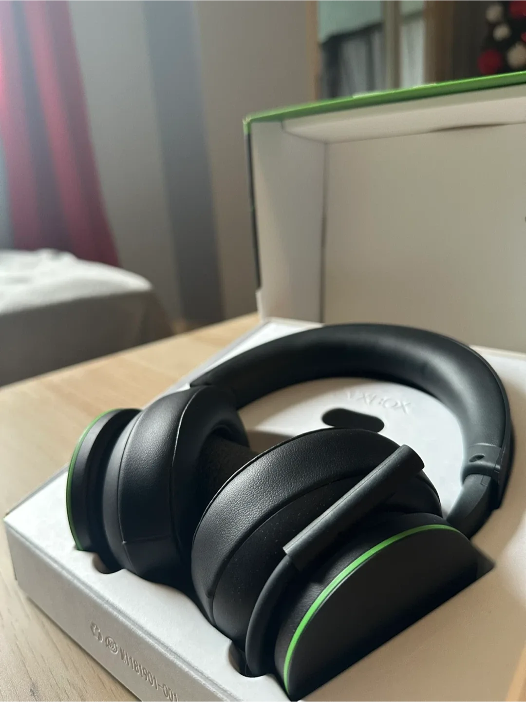 Xbox Wireless Headset (like new) image indicator(5)