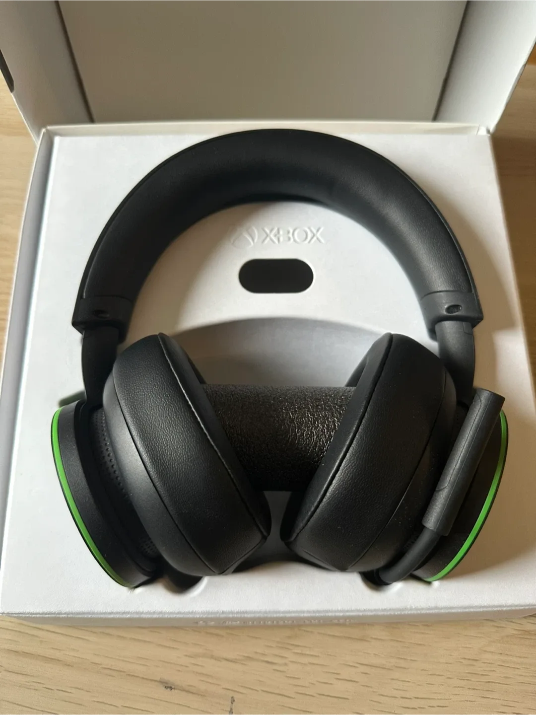 Xbox Wireless Headset (like new) image indicator(3)